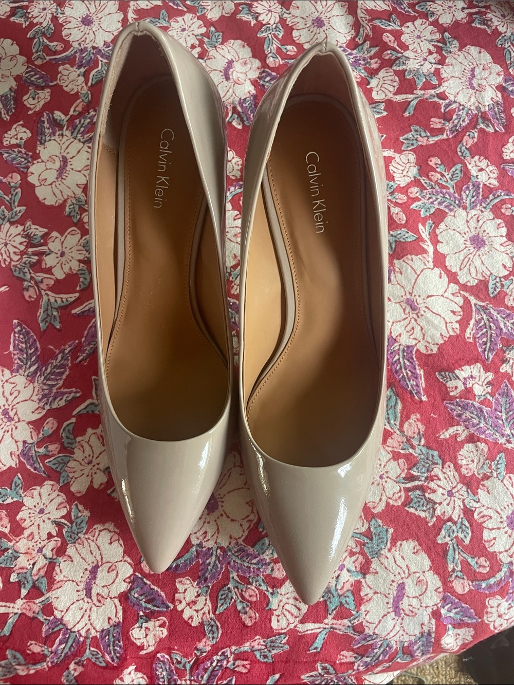 Calvin Klein Women's Nude Patent Pointed-Toe Pumps nwt! 9.5 M Gayle patent